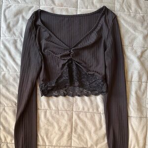 Black Ribbed Lace-Trim Long Sleeve Crop Top - Women